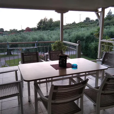 Lejlighed House Garli *