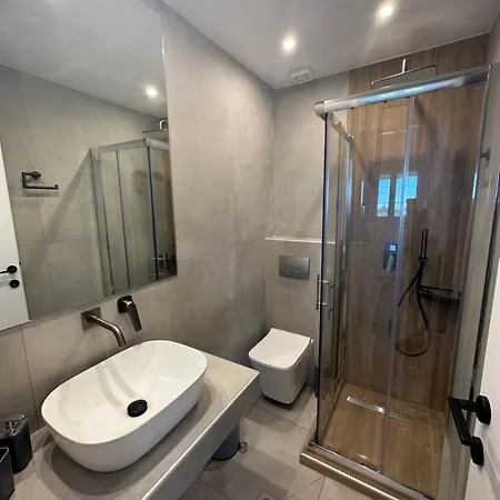 House Garli Psakoudia