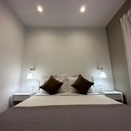 Apartament House Garli *