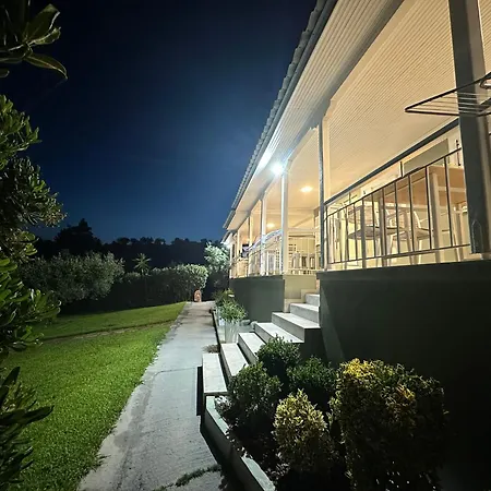 Apartment House Garli Psakoudia