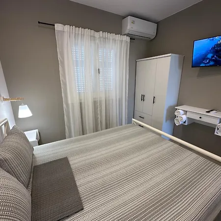 House Garli Apartman Pszakúdia