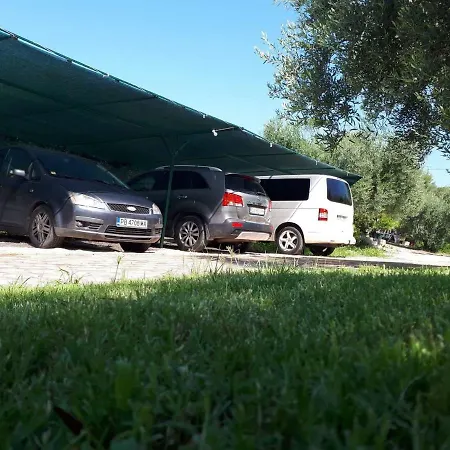 House Garli * Pszakúdia