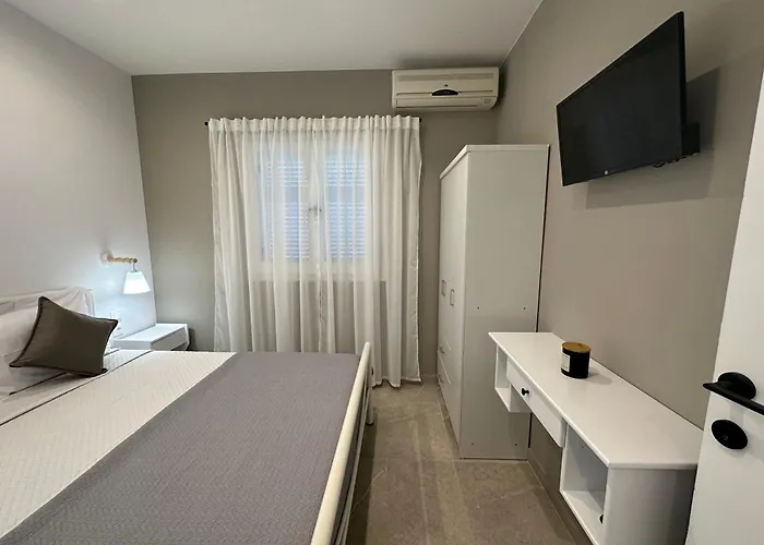 House Garli Псакудия