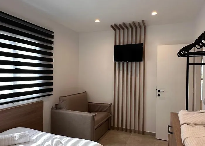 House Garli Psakoudia